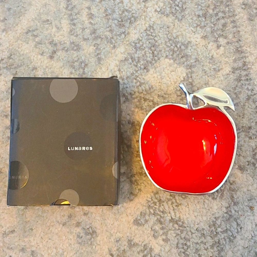 Lunares San Francisco Red Enamel Apple Dish